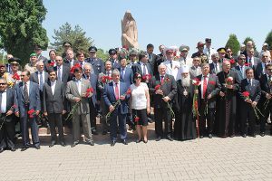 09 May, 2014 Ambassadors and Defence Attaches at the Mass Graves memorial (Volgograd Memorial)