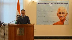 02 October, 2016 Dr. Sirajuddin Nurmatov, Head, Mahatma Gandhi Indological Centre, Tashkent, speaking at the International Non-Violence Day in the Embassy of India, Tashkent