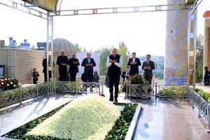 31 October, 2016 H.E. Mr. M.J. Akbar offering flowers at the grave of late President Karimov in Samarkand